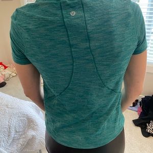 Lululemon size 6 running shirt